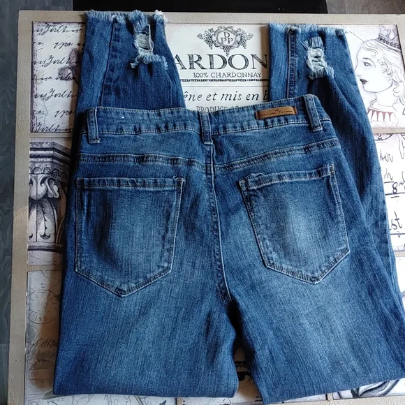 Almost Famous Distressed High Rise Blue Jeans - Picture 5 of 8